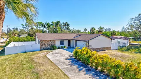 702 2nd Ave NW, Ruskin, FL 33570