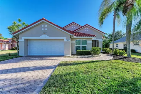 5833 Fairwoods Cir, Sarasota, FL 34243