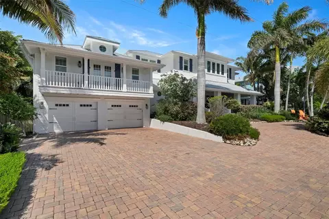 116 50th St, Holmes Beach, FL 34217