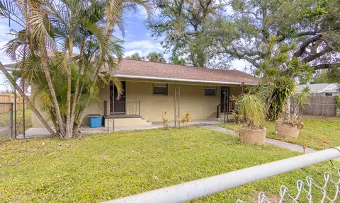 2029 Palm Ter, Sarasota, FL 34231