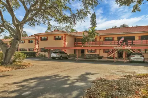 8162 Terrace Garden Dr N #101, Saint Petersburg, FL 33709