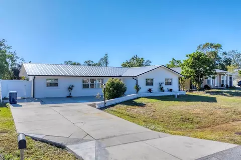 4963 San Jose Dr, Sarasota, FL 34235