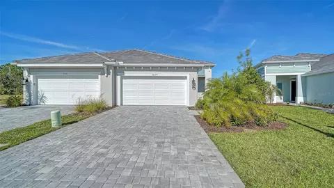 10177 Lake Wales Cir, Sarasota, FL 34241