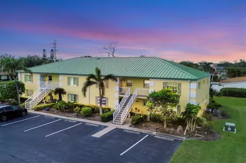 944 Capri Isles Blvd #201, Venice, FL 34292