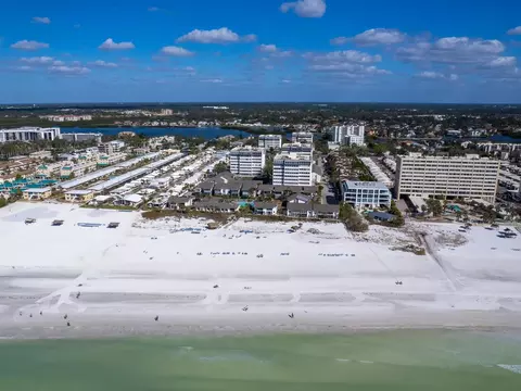 1080 W Peppertree Ln #506A, Sarasota, FL 34242