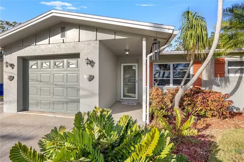 2115 Cambridge Dr, Sarasota, FL 34232