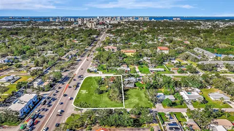 128 N Briggs Ave, Sarasota, FL 34237