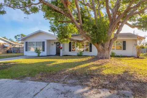 911 42nd St W, Bradenton, FL 34205