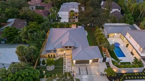 1521 Bay Rd, Sarasota, FL 34239