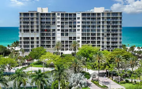 1800 Benjamin Franklin Dr #B810, Sarasota, FL 34236
