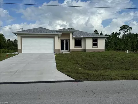 2403 E 10th St, Lehigh Acres, FL 33936