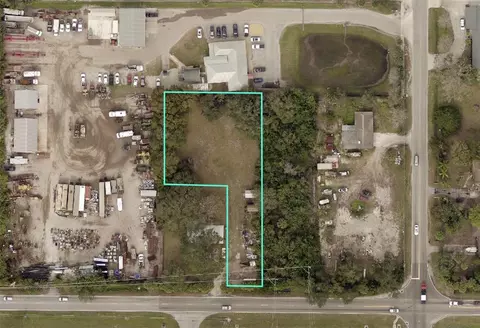 3219 63rd Ave E #A, Bradenton, FL 34203