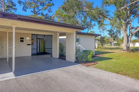 6100 Green View Dr #145, Sarasota, FL 34231