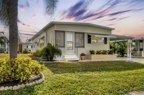 507 49th Avenue Dr E, Bradenton, FL 34203