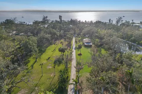 5519 17th St W, Palmetto, FL 34221