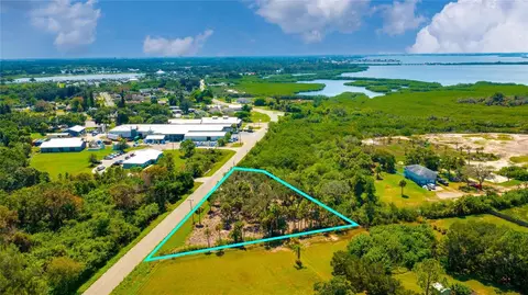 7555 Bayshore Rd, Palmetto, FL 34221