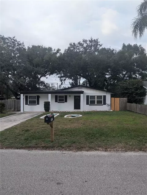 307 1st Ave SW, Lutz, FL 33548