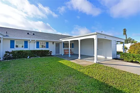 9514 Colonial Dr, Bradenton, FL 34210