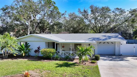 2307 Robinson Ave, Sarasota, FL 34232