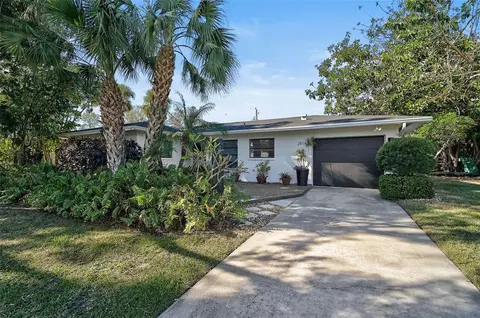2814 Suncrest Dr, Sarasota, FL 34239