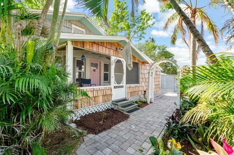 129 Avenida De Bahia, Nokomis, FL 34275