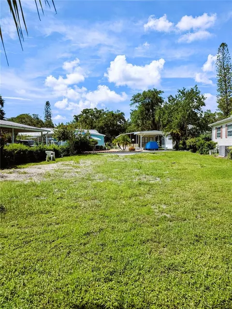 3300 26th Ave E #52, Bradenton, FL 34208