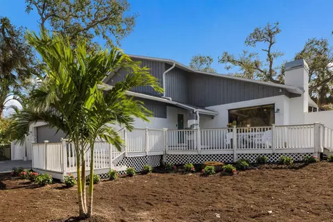 1211 N View Dr, Sarasota, FL 34242