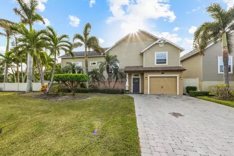 7000 Marina Dr, Holmes Beach, FL 34217