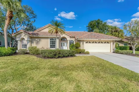 8679 Woodbriar Dr, Sarasota, FL 34238