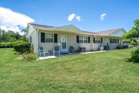 2771 Golf Course Dr #101, Sarasota, FL 34234