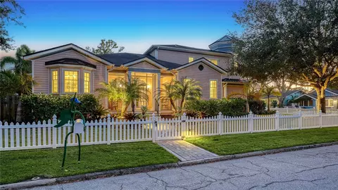 1714 Irving St, Sarasota, FL 34236