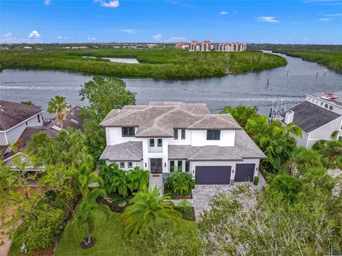 5418 Siesta Cove Dr, Sarasota, FL 34242