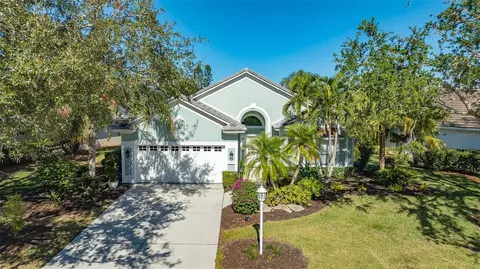 6523 Virginia Xing, University Park, FL 34201
