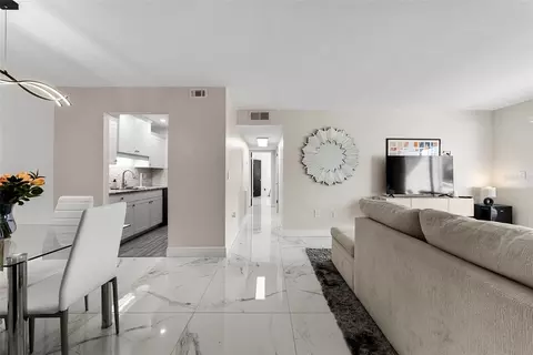 3207 Beneva Rd #102, Sarasota, FL 34232