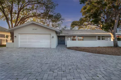 2047 Iowa Ave NE, Saint Petersburg, FL 33703