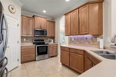Kitchen - 3439 101st Ave E, Parrish, FL 34219 photo 2 of 4