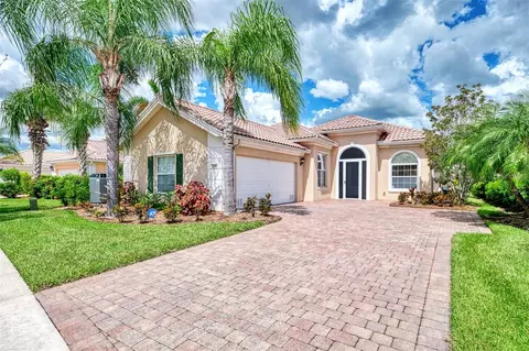 5835 Benevento Dr, Sarasota, FL 34238