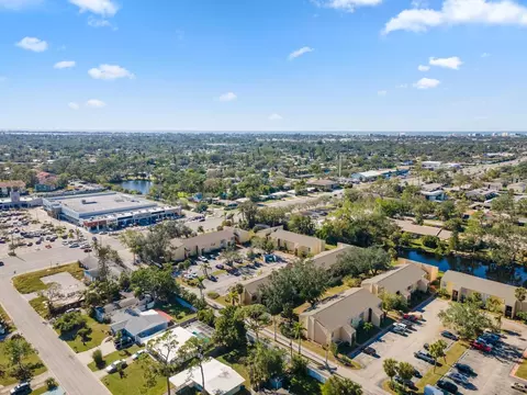3421 Clark Rd #122, Sarasota, FL 34231