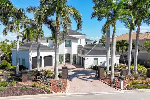 367 W Royal Flamingo Dr, Sarasota, FL 34236