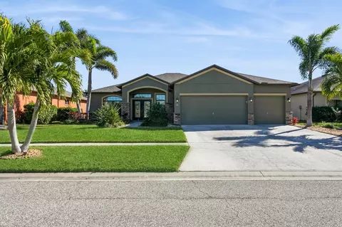 318 Star Shell Dr, Apollo Beach, FL 33572