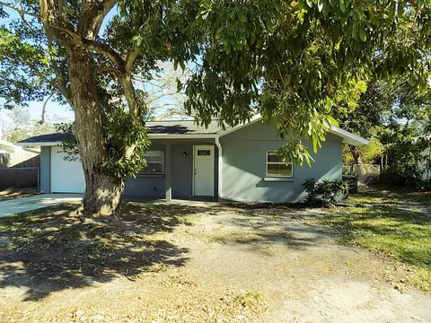 1323 36th St W, Bradenton, FL 34205