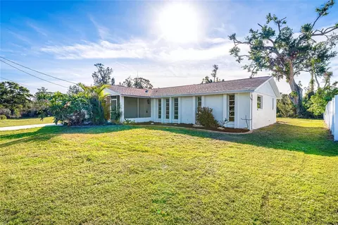 212 Hibiscus St, Nokomis, FL 34275