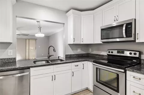 1707 Golf Club Dr #5, North Fort Myers, FL 33903
