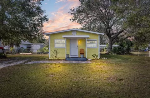 5436 1st St, Bradenton, FL 34203