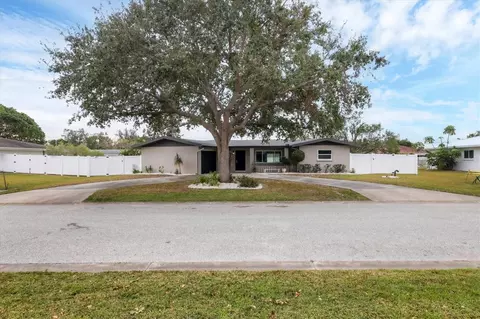 2430 Sunnyside Ln, Sarasota, FL 34239