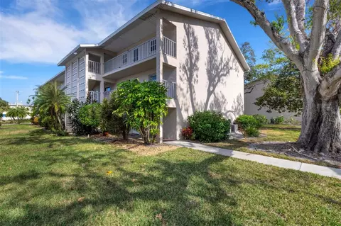 3981 Maceachen Blvd #322, Sarasota, FL 34233