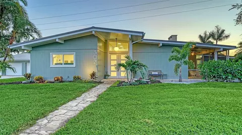 302 45th St W, Bradenton, FL 34209