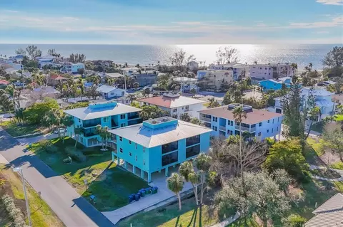 3704 6th Ave #5, Holmes Beach, FL 34217