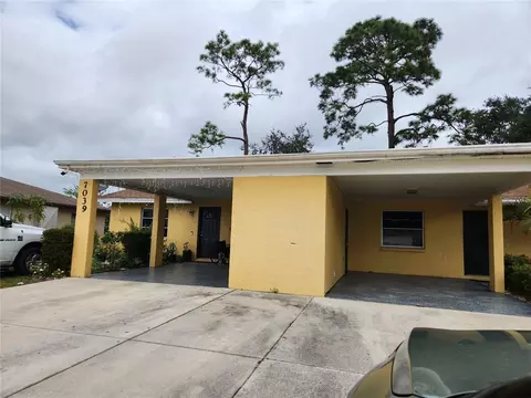 7039 Brentford Rd #A-B, Sarasota, FL 34241