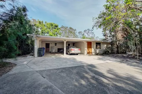 2501 Grand Cayman St, Sarasota, FL 34231